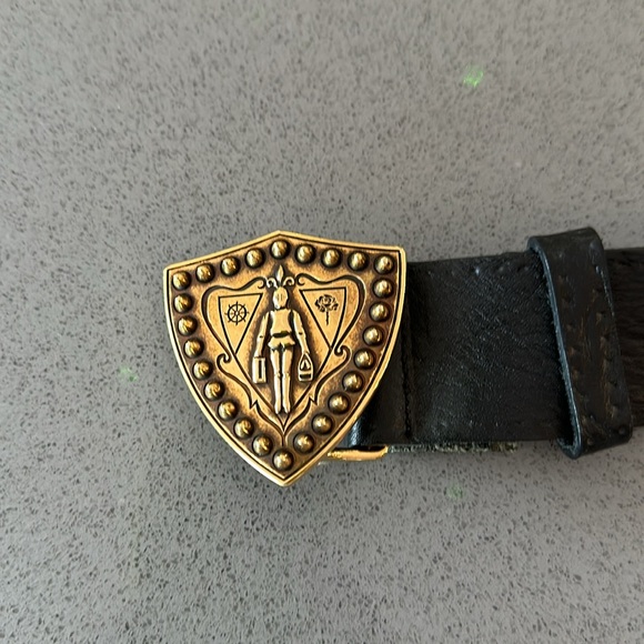 Gucci black leather belt size 38 with gold clasp - Picture 2 of 3